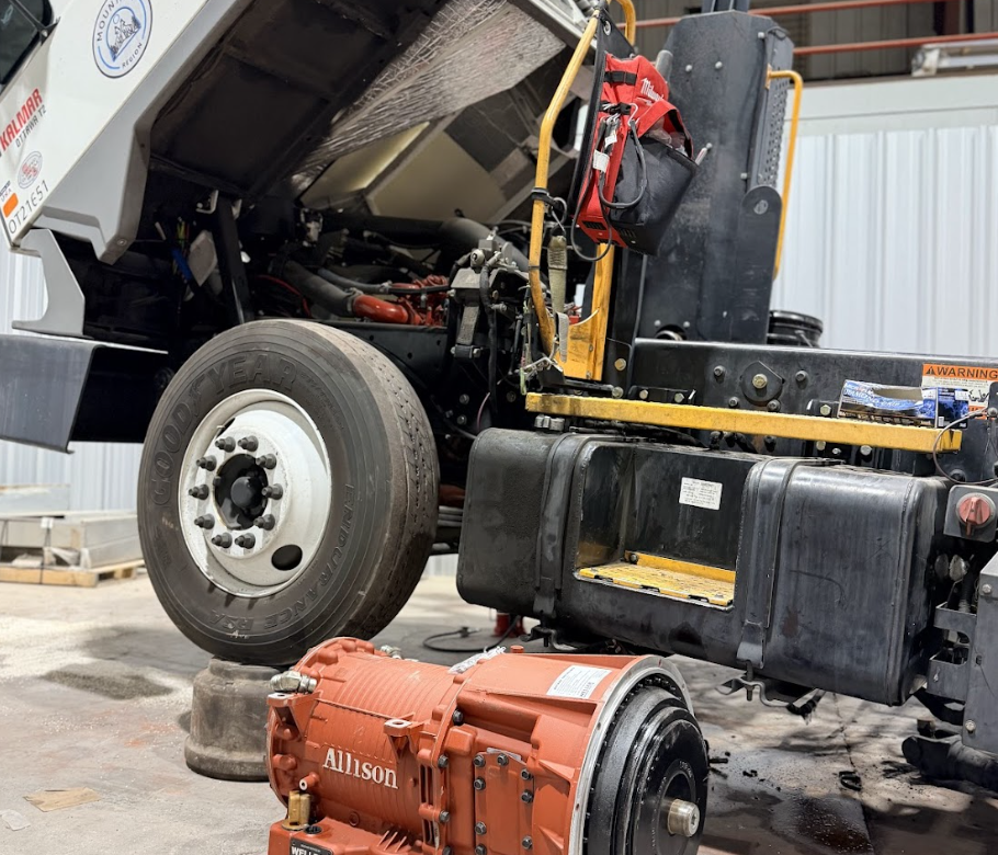 When Should You Call for Mobile Semi Truck Repair in Tucson?