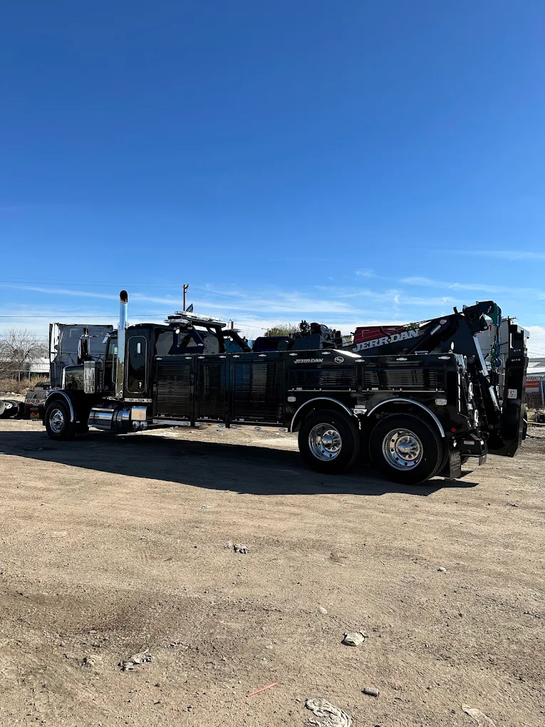 What Services Do Professional Heavy Truck Mechanics Offer